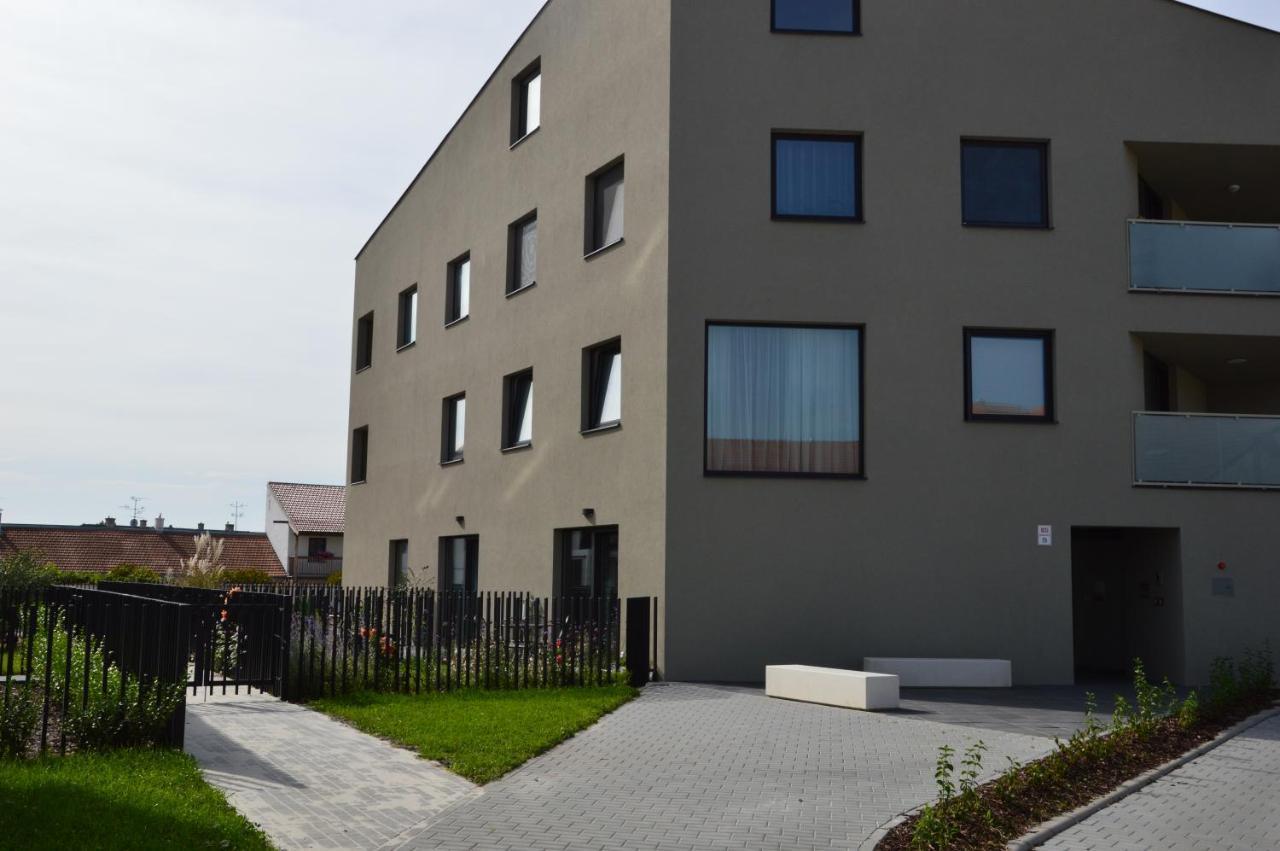 Palm Garden Apartment 1 Mikulov Extérieur photo